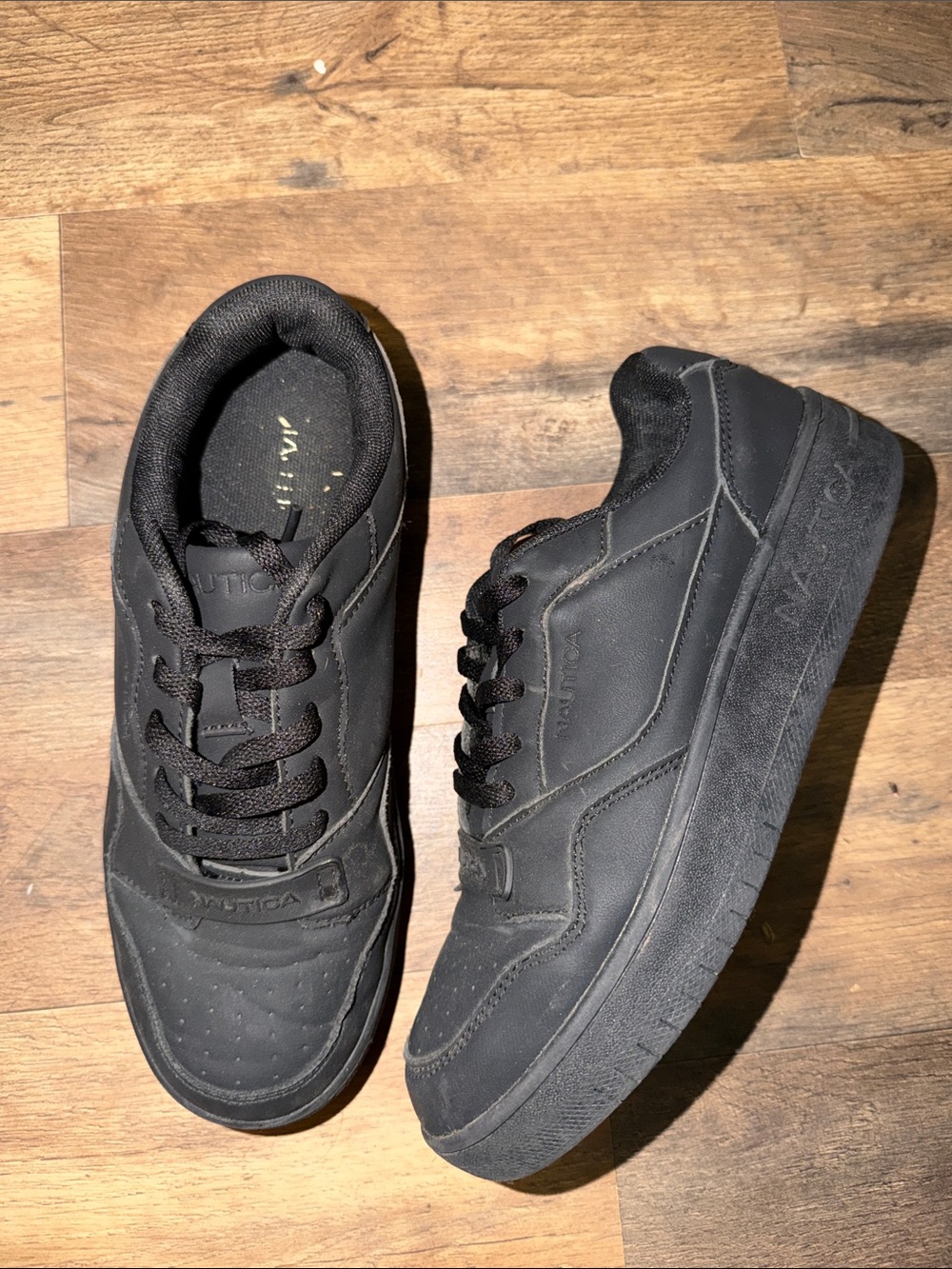 Nautica Men’s Black Low-Top Lace-Up Sneakers